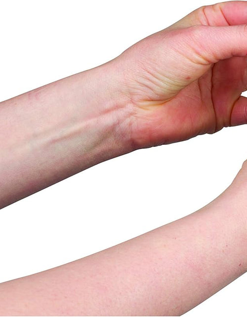 Load image into Gallery viewer, the Nest – Tangle-Free Earphone / Earbud Case, Durable and Compact Storage System, Green (4100900)
